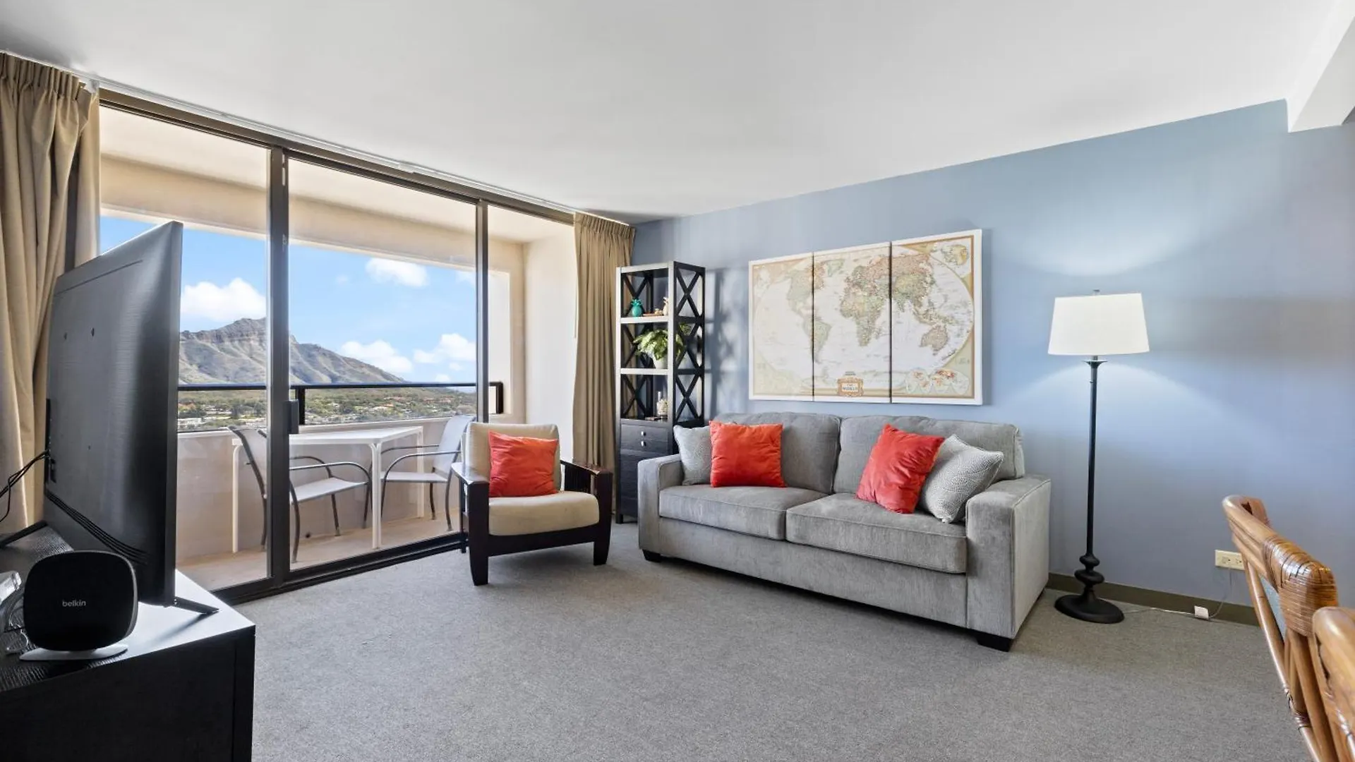 Renovated 2-Bedroom Condo With Ocean Views And Complimentary Parking Honolulu Lejlighed