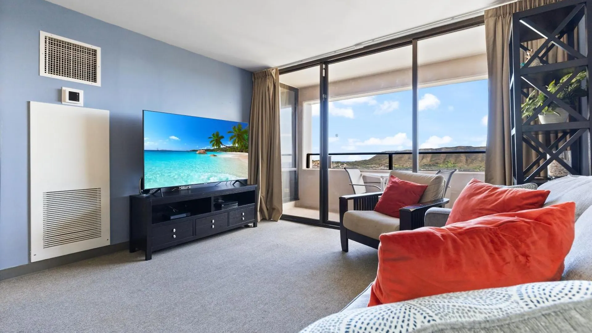 Renovated 2-Bedroom Condo With Ocean Views And Complimentary Parking Honolulu 0*,  USA